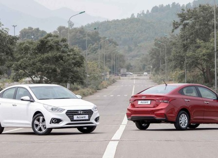 Hyundai Accent với 4,4 lít có thể đi được 100km đường hỗn hợp